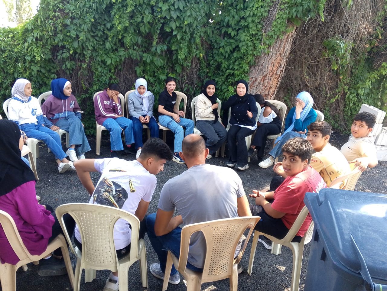 ورش تربوية في البقاع: طلاب فلسطينيون يواجهون أزمات التعليم ويدعون "أونروا" لتحمل مسؤولياتها