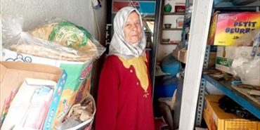صبحية تعتاش من دكان صغير في مخيم عين الحلوة
