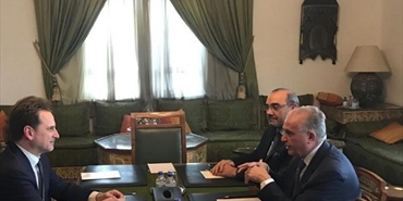 وزير الخارجيّة العراقي يلتقي المُفوَّض العامّ لـ"الأونروا" بيير كرينبول في القاهرة