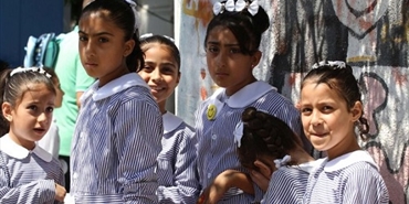 400 طالب لاجئ بالأردن لم تسجلهم "أونروا" بمدارسها العام الحالي