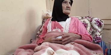لاجئة فلسطينية في "عين الحلوة" تجاوزت الـ 100 عام وما تزال تحلم بالعودة