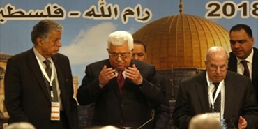 على هامش المجلس الوطني الفلسطيني: سيارات غولف وفوضى نصاب