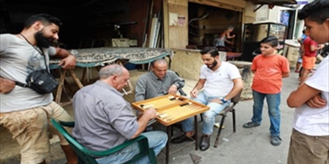 خريجو الشتات ممنوعون من العمل