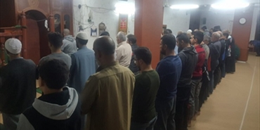 حماس تقيم صلاة الغائب في مسجد الهبة في صيدا