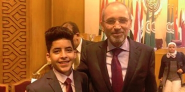 الطالب أحمد يناشد العالم إبقاء حلم التعليم لأطفال اللاجئين بالحفاظ على "الأونروا"