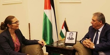 دبور عرض وسفيرة الدنمارك اوضاع اللاجئين الفلسطينين وضرورة دعم الاونروا