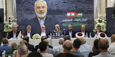 هنية في لقاء شعبي ببيروت: سنقتسم لقمة العيش مع الفلسطينيين في لبنان حتى العودة