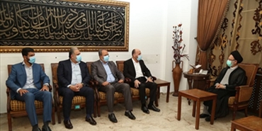 ممثل حماس في لبنان يلتقي السيد علي فضل الله مهنئاً بحلول رمضان.. لضرورة تكوين موقف علمائي تجاه انتهاكات الاحتلال في القدس