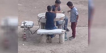 انتشار ظاهرة التدخين والأراجيل بين الأطفال بمخيمات سورية