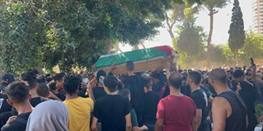 مخيما نهر البارد وشاتيلا يشيعان جثامين 3 من ضحايا غرق مركب طالبي اللجوء