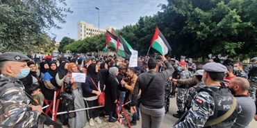 اعتصام فلسطيني أمام المكتب الرئيسي لـ«الأونروا» في بيروت للمطالبة بخطة طوارئ إغاثية شاملة