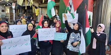 احتجاج نسائي في مخيم برج البراجنة رفضاً لاقتحام الجيش اللبناني مخيم نهر البارد