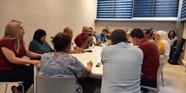 مؤسسات وجمعيات فلسطينية تعقد لقاءًا تشاوريًا حول الوضع الإنساني لمخيم عين الحلوة