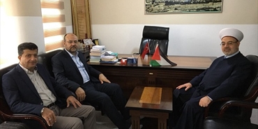 بركة يبحث مع الأمين العام لهيئة علماء فلسطين في الخارج مستجدات القضية الفلسطينية