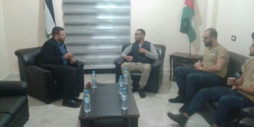 حماس تستقبل الدفاع المدني الفلسطيني في مخيم عين الحلوة