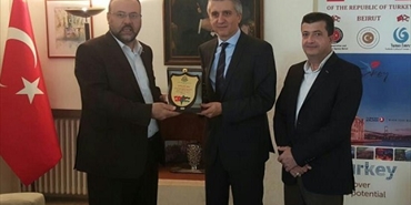بركة يكرم السفير التركي في بيروت ويبحث معه مستجدات القضية الفلسطينية
