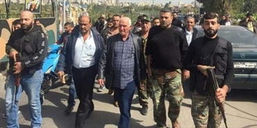 أبو عرب تفقد مخيم الرشيدية بصور وتسليم متهمين بقتل نور خليل ديب