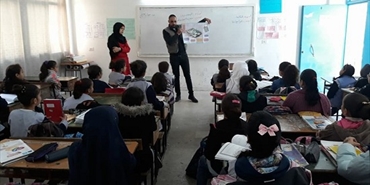 الرابطة الإسلامية لطلبة فلسطين تجول على مدارس مخيم برج الشمالي