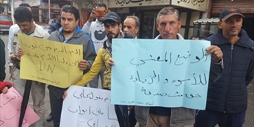 النازحون الفلسطينيون بمخيم عين الحلوة يطالبون بإغاثتهم لمواجهة فصل الشتاء