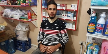الشاب محمد موسى يشعر بالتهميش ويطالب الدولة اللبنانية باعطاء الفلسطيني حقوقه المدنية