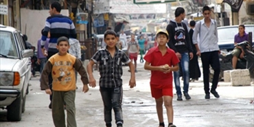 قيادات لبنانية وفلسطينية تتفق على تعزيز الإجراءات الأمنية في المخيمات