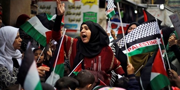فلسطينيو لبنان يغضبون: "ع القدس جاي الزلزال"