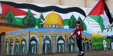 يوم غضب في المخيّمات.. إضراب عام وإحراق إطارات وصور