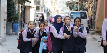 طلاب "عين الحلوة" إلى المدارس.. وأيادي الأهالي على قلوبهم!