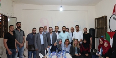 شباب فلسطينيين يحاورون وفداً إيطالياً حول أوضاع الشباب الفلسطيني في لبنان