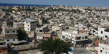 هل وضعت مشكلة مطلوبي عين الحلوة المعقدة والشائكة على سكّة الحل؟
