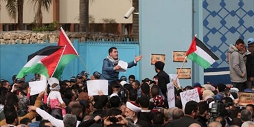 مئات الطلاب الفلسطينيين في لبنان يتركون الجامعة لحرمانهم من مساعدة صندوق الرئيس عباس