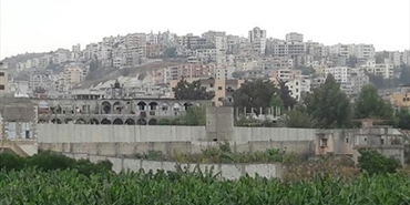 السياج الإسمنتي يتفاعل فلسطينياً