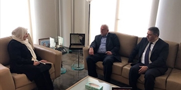 الحريري عرضت ودبور وأبو العردات تطوّرات الوضع الفلسطيني