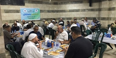 "مبادرة مشروعي" تنظم إفطارا لكبار السن في مخيم المية ومية