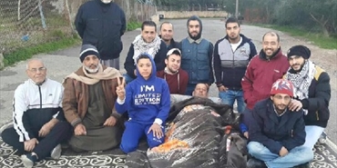 اللاجؤون الفلسطينيون يمنعون مدير الاونروا من زيارة معهد سبلين في اقليم الخروب