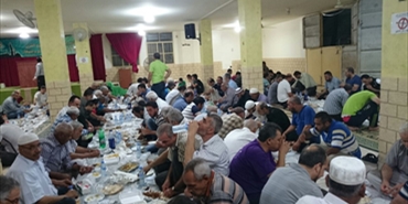 حماس تقيم افطارها العام في مخيم البرج الشمالي