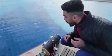 فلسطيني من مخيم برج البراجنة يخترع جهاز تصوير تحت الماء