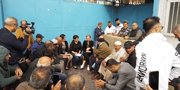 «كلاوس» تعد بتقديم معونات مالية وإغاثة لأكثر من 160 ألف لاجئ فلسطيني في لبنان