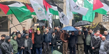 الفصائل الفلسطينية تنظم وقفة شعبية في مخيم برج البراجنة تمسكا بالمقاومة