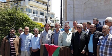 قوى التحالف الفلسطينية تقيم وقفة تضامنية مع الأسرى في سجون الاحتلال