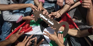 الفلسطينيون يحيون ذكرى النكبة: عائدون