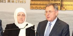 السنيورة والحريري: تشييد جدار عين الحلوة مستنكر ومرفوض