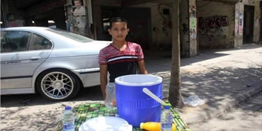 محمد اليوسف «فتى فلسطيني».. فتى يبيع الليمون ولا يتمنى شيئاً
