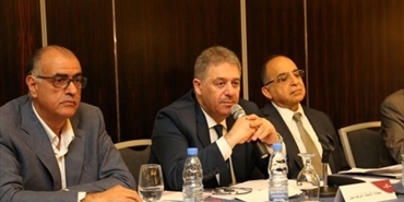 دبور يطالب بتطبيق القوانين التي اقرت حول عمل الفلسطنيين