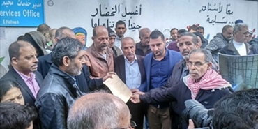 اعتصام لاصحاب البيوت المتصدعه والايلة للسقوط في مخيم عين الحلوة
