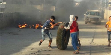 المخيمات الفلسطينية في لبنان.. حدادٌ على الطفلة "إسراء" وغضبٌ على "الأونروا"