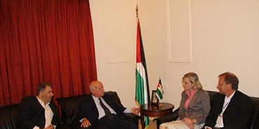 الاغا يبحث مع مديرة الاونروا اوضاع اللاجئين الفلسطينيين
