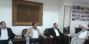 بركة على راس وفد يزور الشيخ ماهر حمود ويهنئه بالسلامة