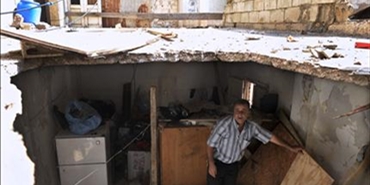 منازلٌ في المخيمات تنهار... وعائلات تنتظر الموت تحت ركامها