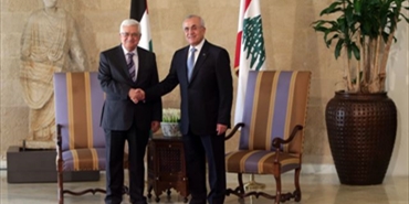 عباس في لبنان لبحث أوضاع 470 ألف لاجئ فلسطيني